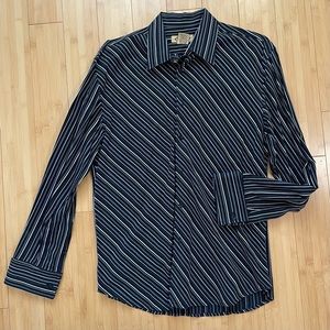 Y-Chrome Button Down Shirt Size Large